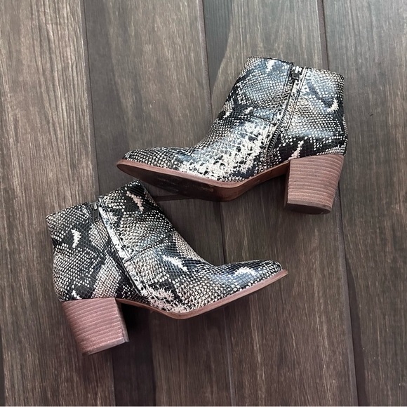 Madewell the Rosie Ankle Boot in Snake Embossed Leather Sz 9 - Picture 2 of 12